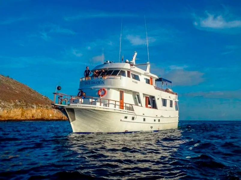 4 day Galapagos central islands liveaboard trip Darwin Yacht | Darwin | Galapagos Tours