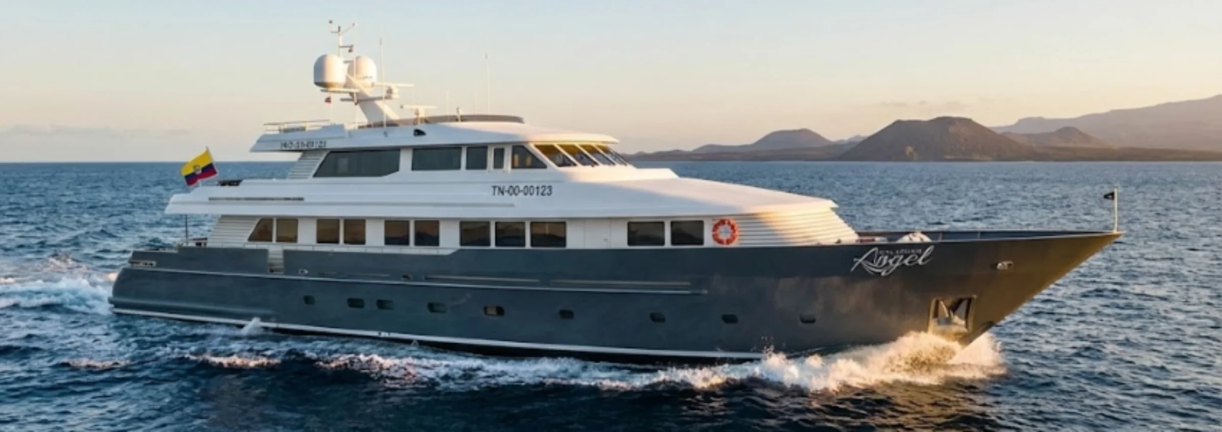 Galapagos | Galapagos Islands Charter: Wildlife, Seasons and Yachts Galapagos | Galapagos Islands Charter: Wildlife, Seasons and Yachts