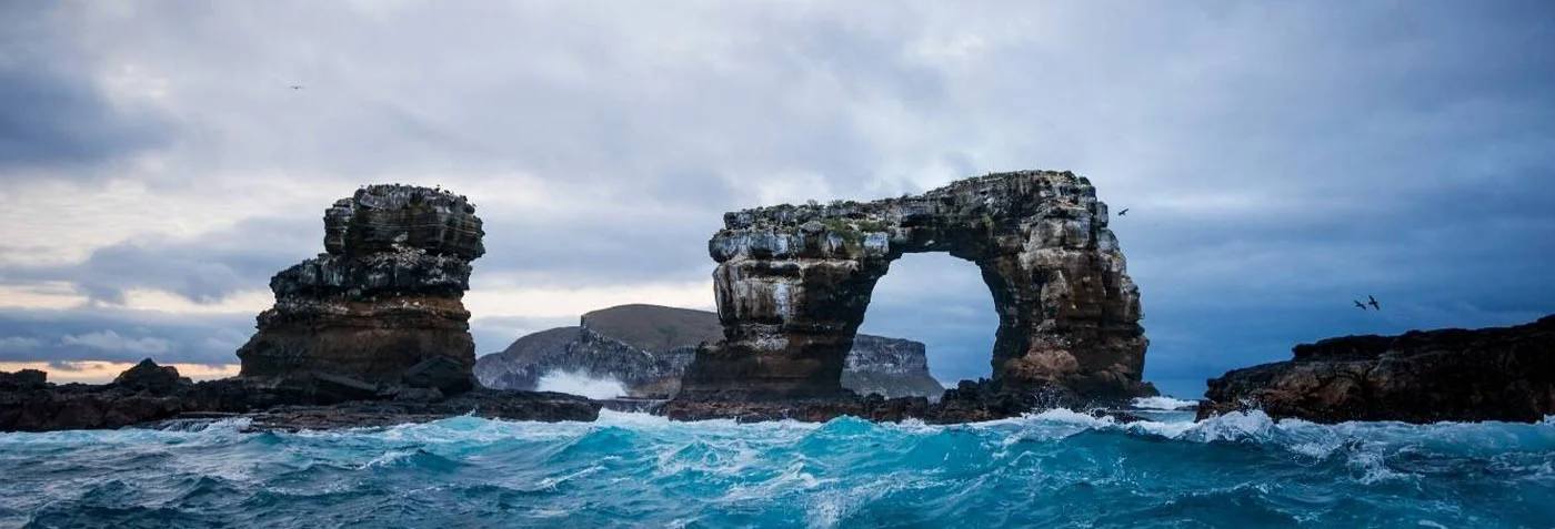  Galapagos | Galapagos Islands: Erosion collapses Darwin's Arch