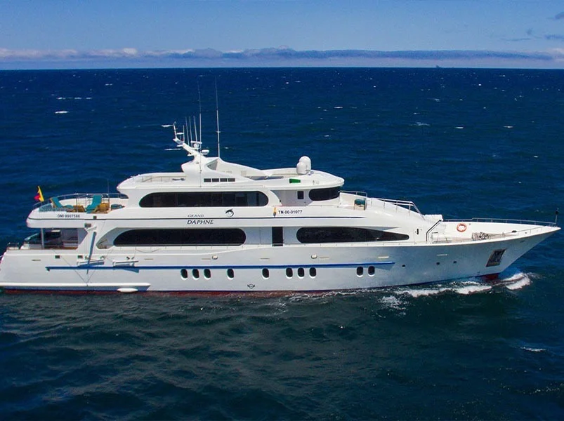 Itinerary 5 Days - Grand Daphne Yacht | Grand Daphne | Galapagos Tours