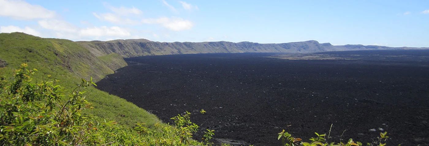  Galapagos | The new shield volcano eruption model is like a molten crepe on a skillet