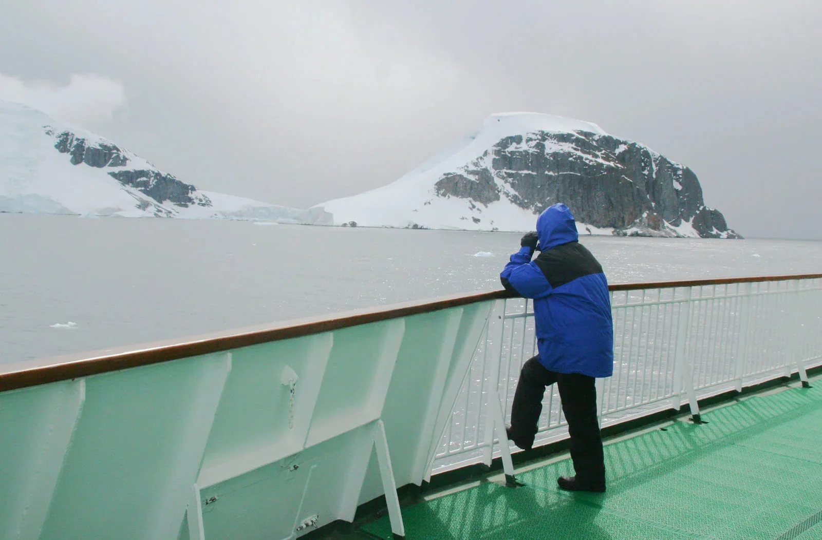 The Voyagers Difference: Why Travelers Choose Us For Antarctica Travel Plans