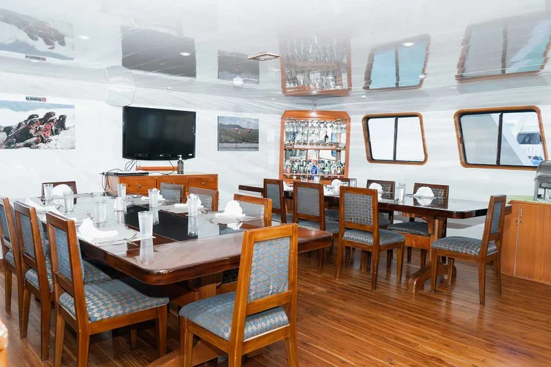 Dining area | Carina Yacht