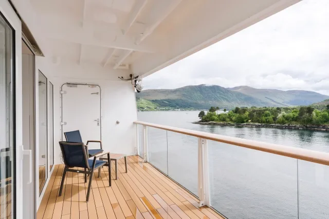 XY | Wheelchair-accessible outside cabin with balcony | South America Travel