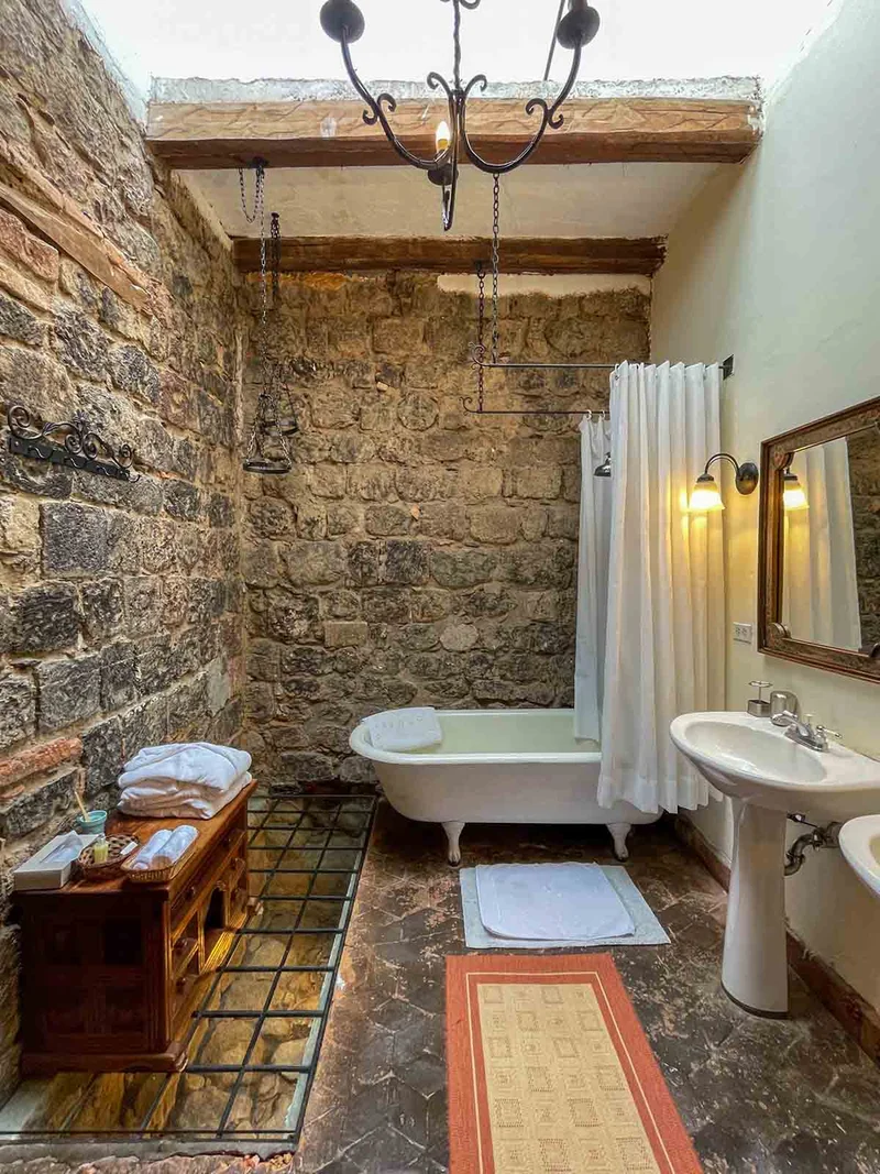 Bathroom | Inca House, Geodésico | Hacienda San Agustin de Callo