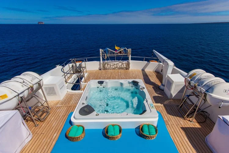 Jacuzzi | Grand Majestic Yacht Jacuzzi | Grand Majestic Yacht