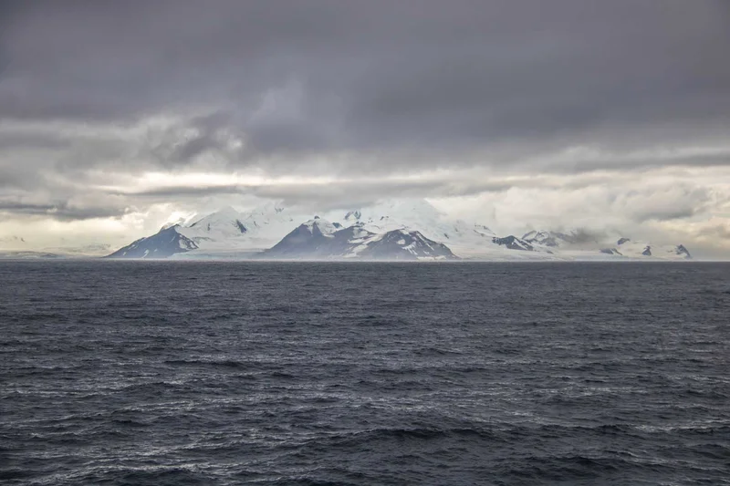 Antarctic Express: Fly the Drake