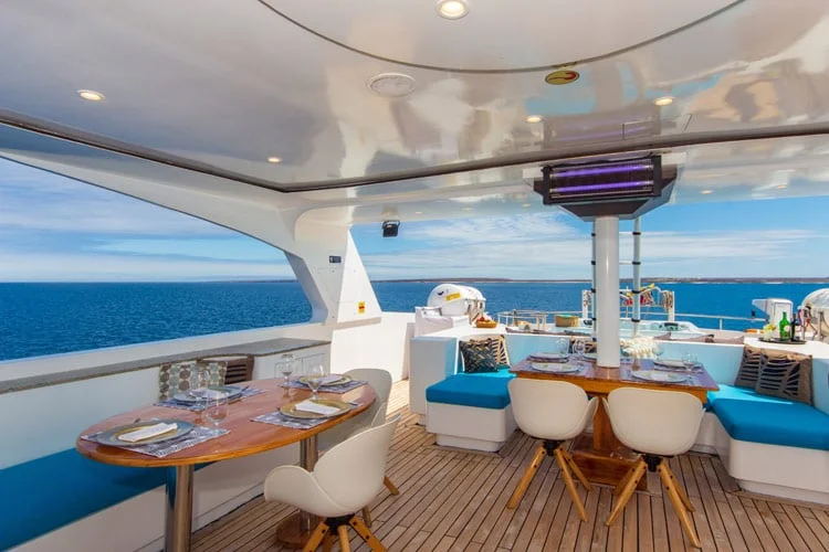 Outdoor dining area | Grand Majestic Yacht Outdoor dining area | Grand Majestic Yacht