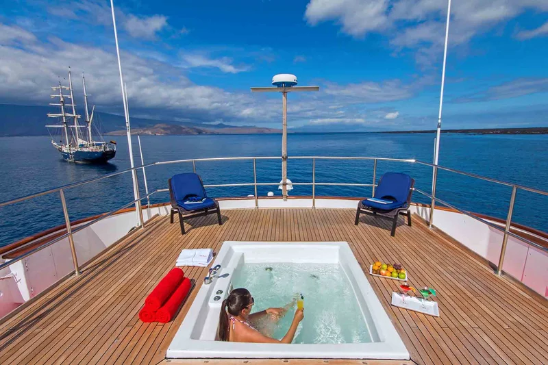 Jacuzzi | Passion Yacht