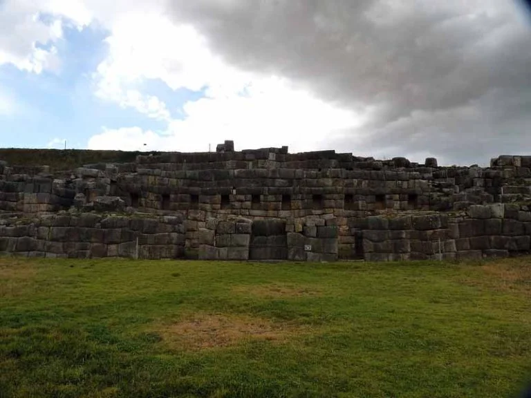 Explore the Sacsayhuamán Ruins | Peru