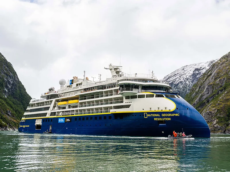 National Geographic Resolution |  antartida Cruise