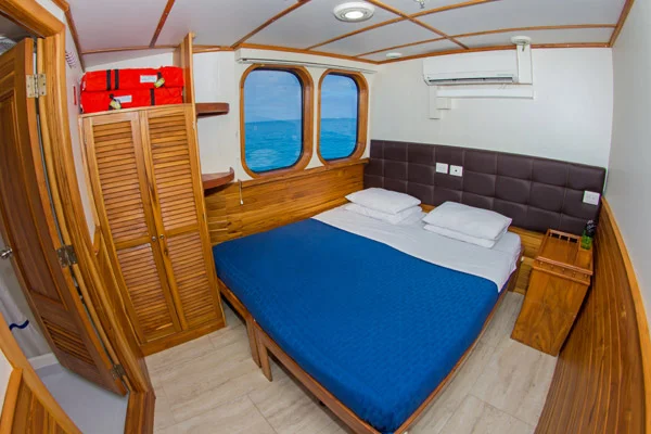 Upper Deck Cabins | South America Travel