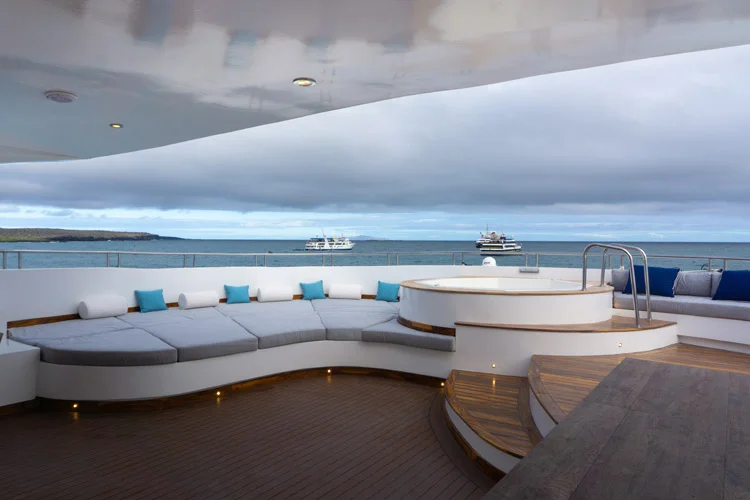 Jacuzzy | Infinity Yacht