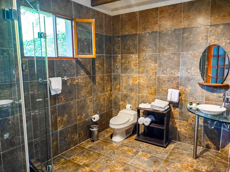 Bathroom | Suite | Kapari Natural Lodge & Spa