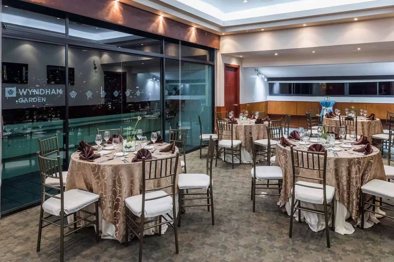 Restaurant | Wyndham Garden Quito